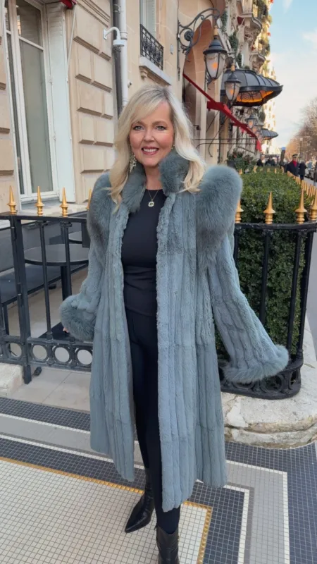 #GB57 Vintage Dyed Beaver w/ Fox Fur Coat - Size Medium sold by Glitzy Bella