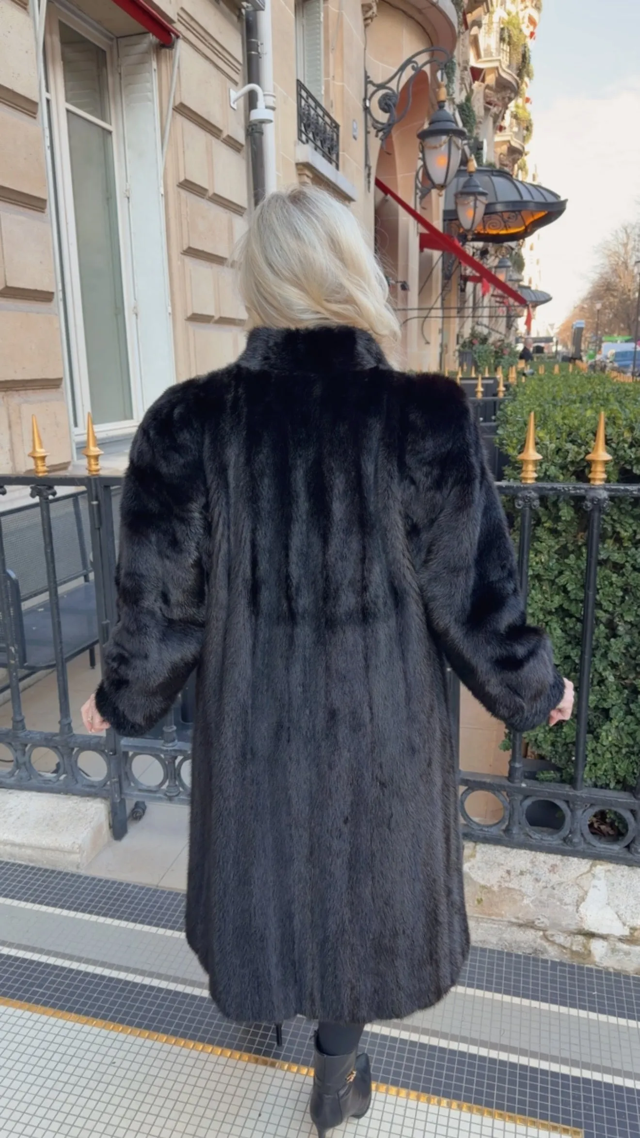 #GB64 Vintage Ranch Mink Fur Coat Size S/M sold by Glitzy Bella product image thumbnail 2