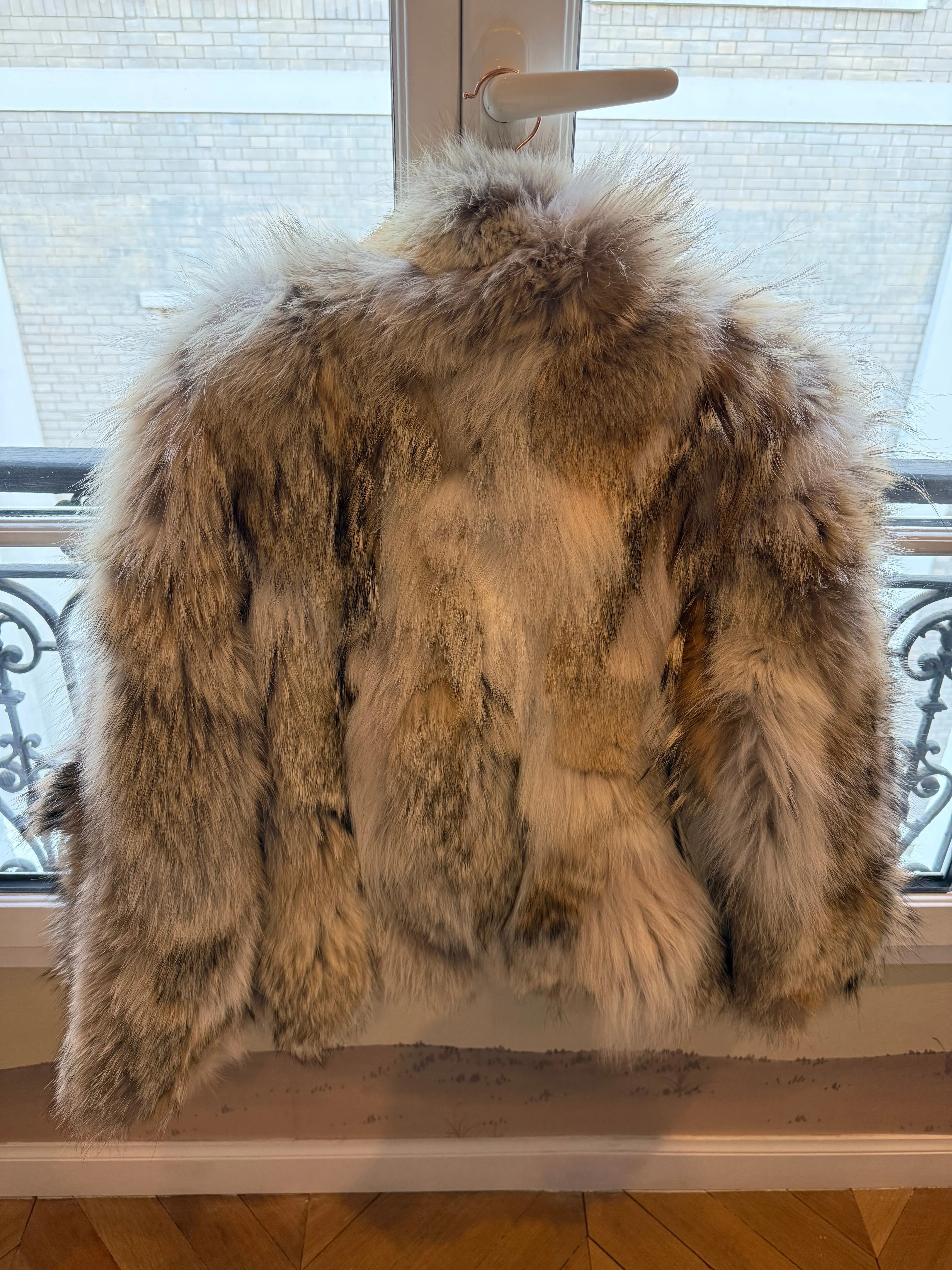 #GB71 Vintage Coyote Fur Jacket Size Medium sold by Glitzy Bella product image thumbnail 5