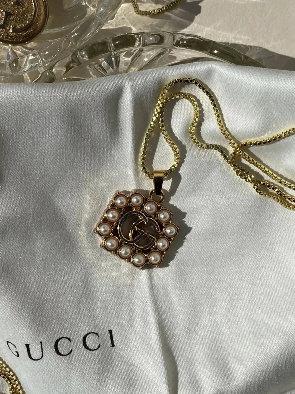 Authentic Vintage Pearl G Pendant Necklace made by Glitzy Bella