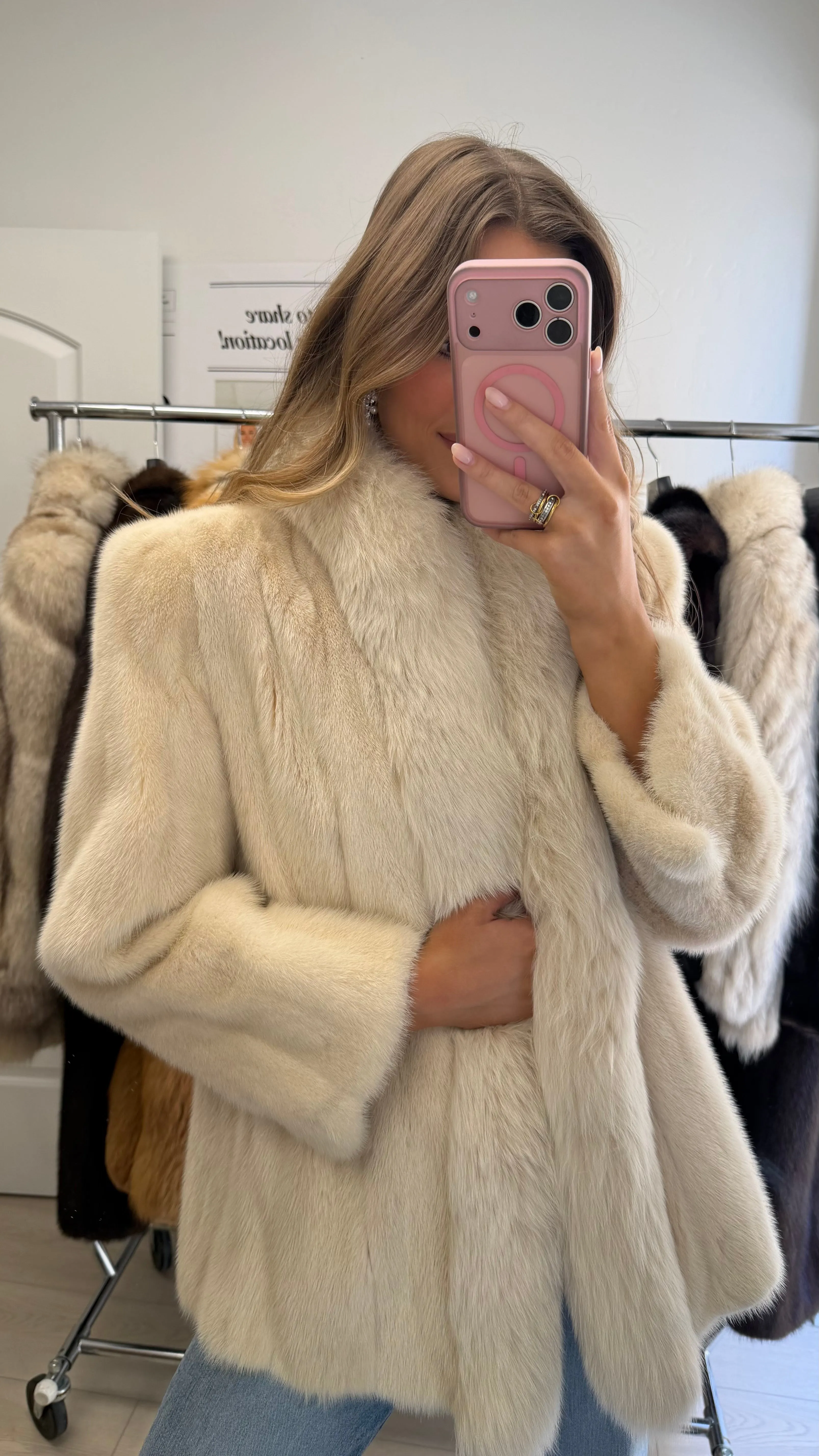 #13 Vintage Blonde Mink Jacket w/ Fox Tuxedo Size S/M sold by Glitzy Bella product image thumbnail 5