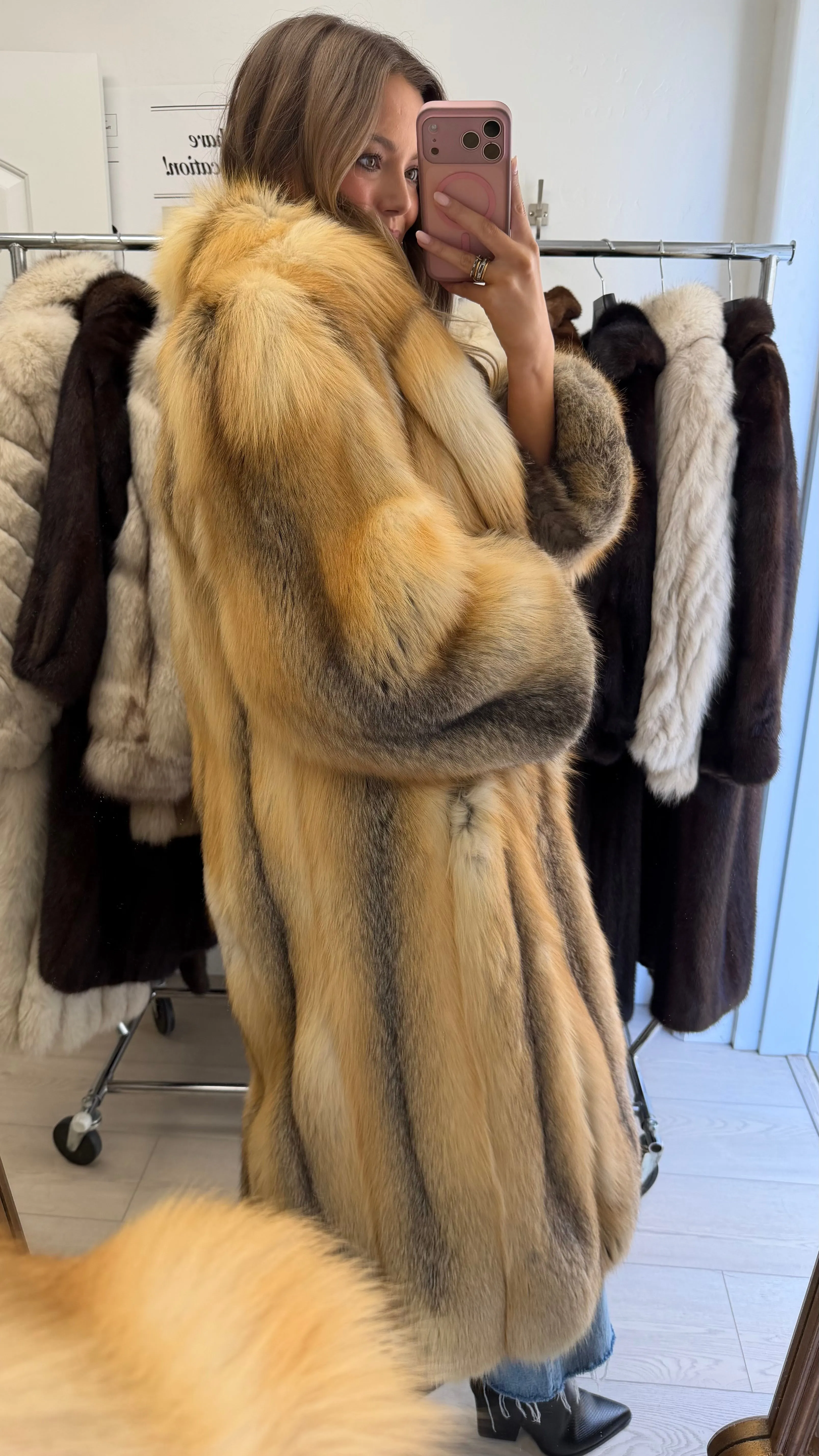 #11 Vintage Golden Island Fox Coat Size S/M sold by Glitzy Bella product image thumbnail 4