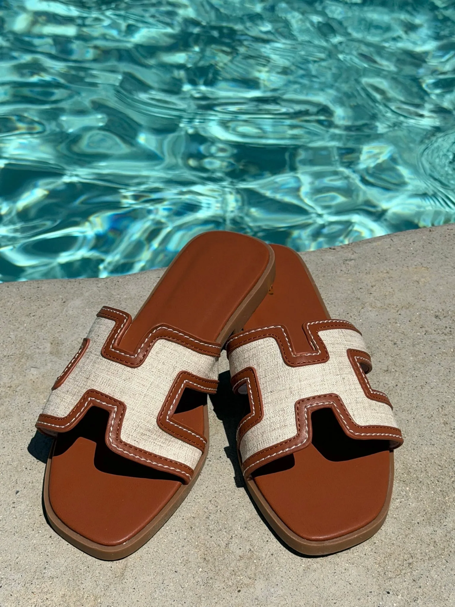 Island Luxe Contrast Slide in Brown sold by Glitzy Bella product image thumbnail 2