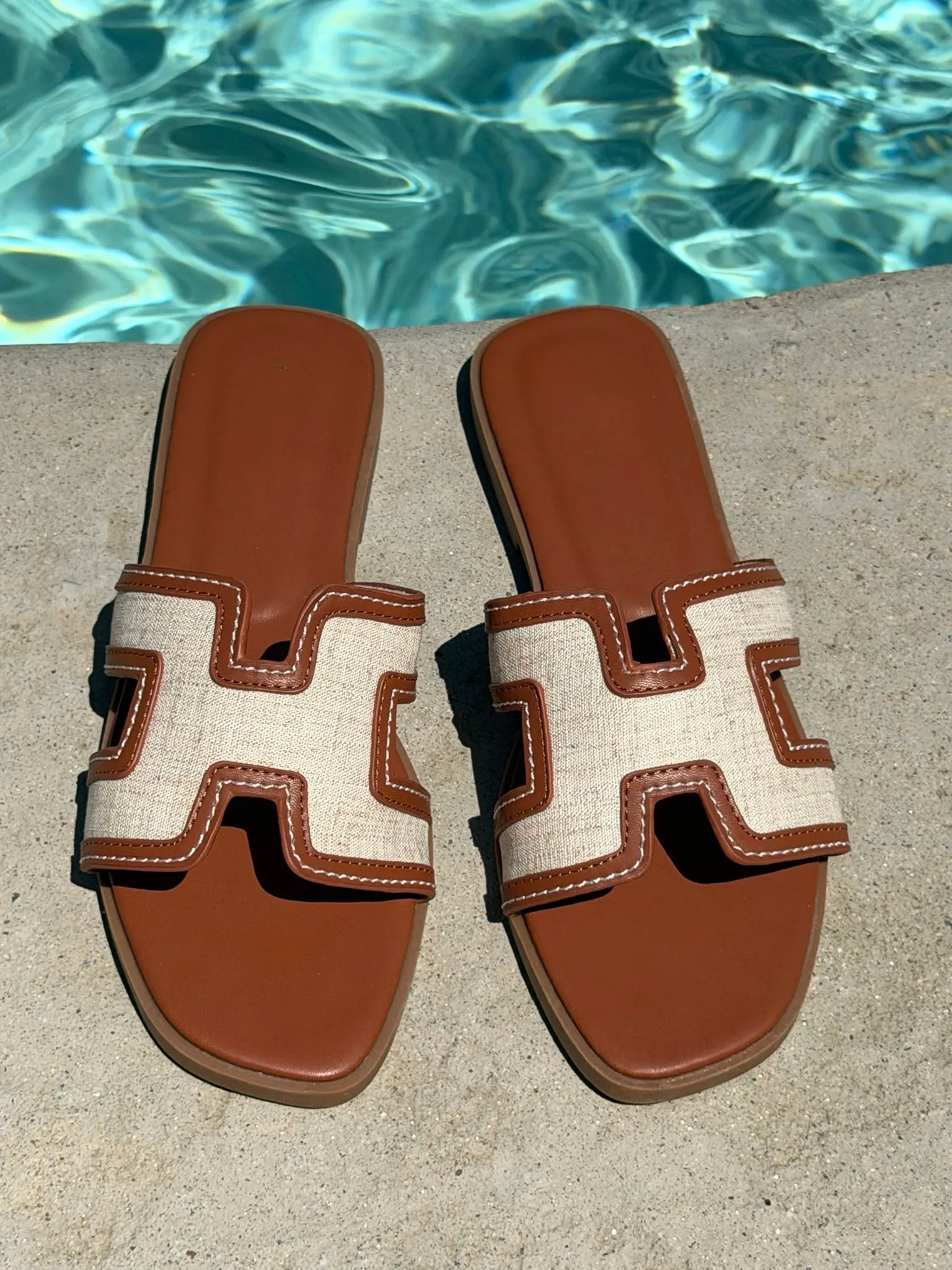 Island Luxe Contrast Slide in Brown sold by Glitzy Bella product image thumbnail 4