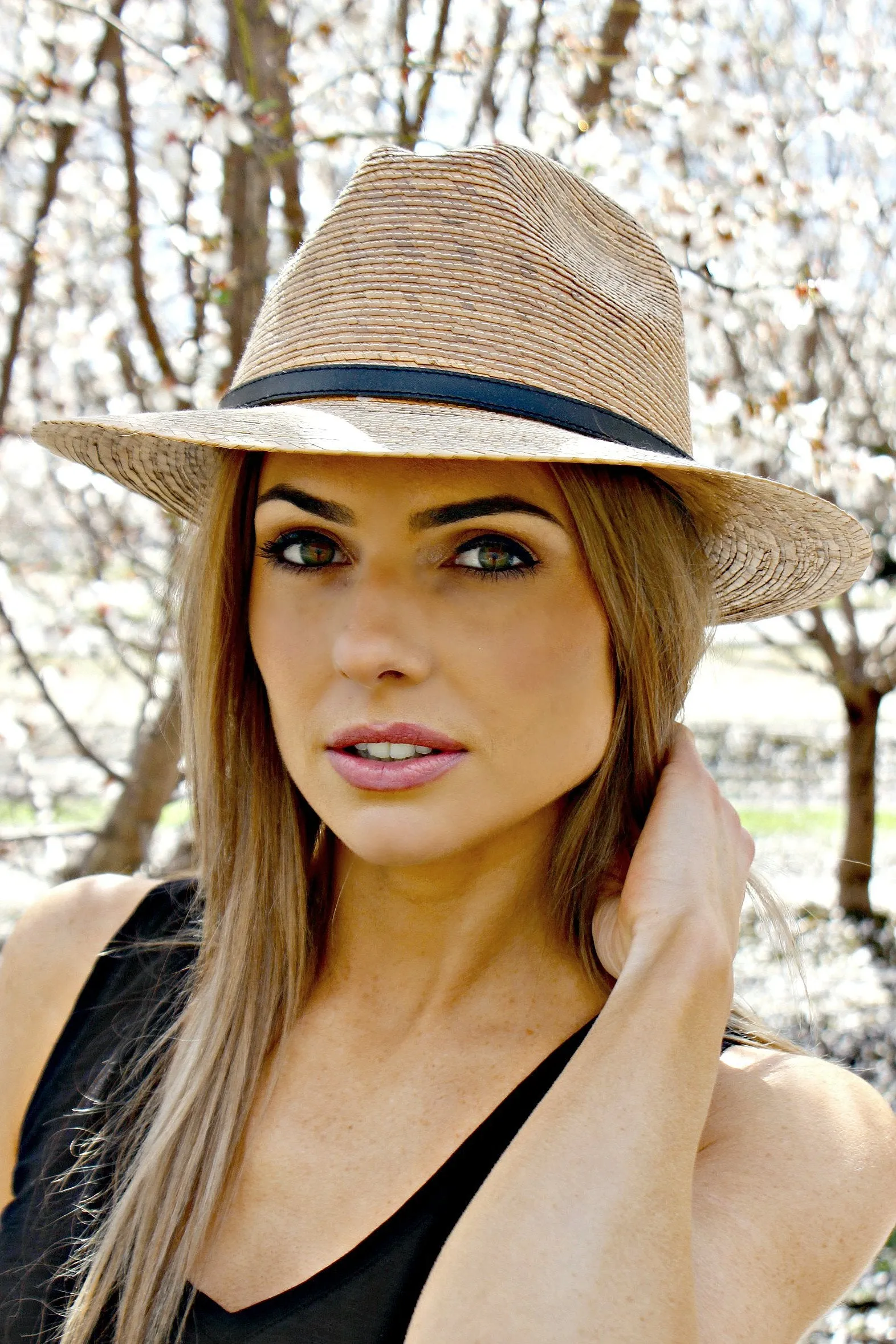 The Pressed Palm Crystallized Straw Hat sold by Glitzy Bella product image thumbnail 4