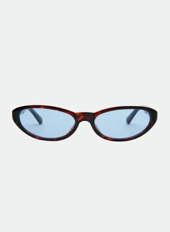 Kenny - Tortoiseshell made by Otra Eyewear