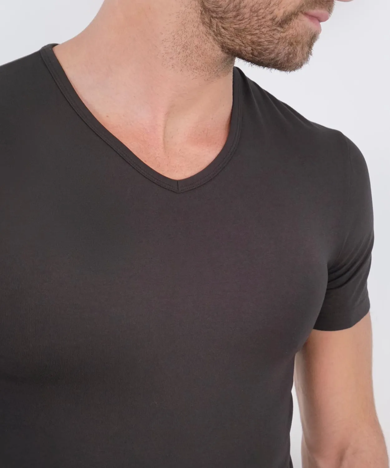 T-Shirt V Neck - Essentials sold by Rounderbum product image thumbnail 4