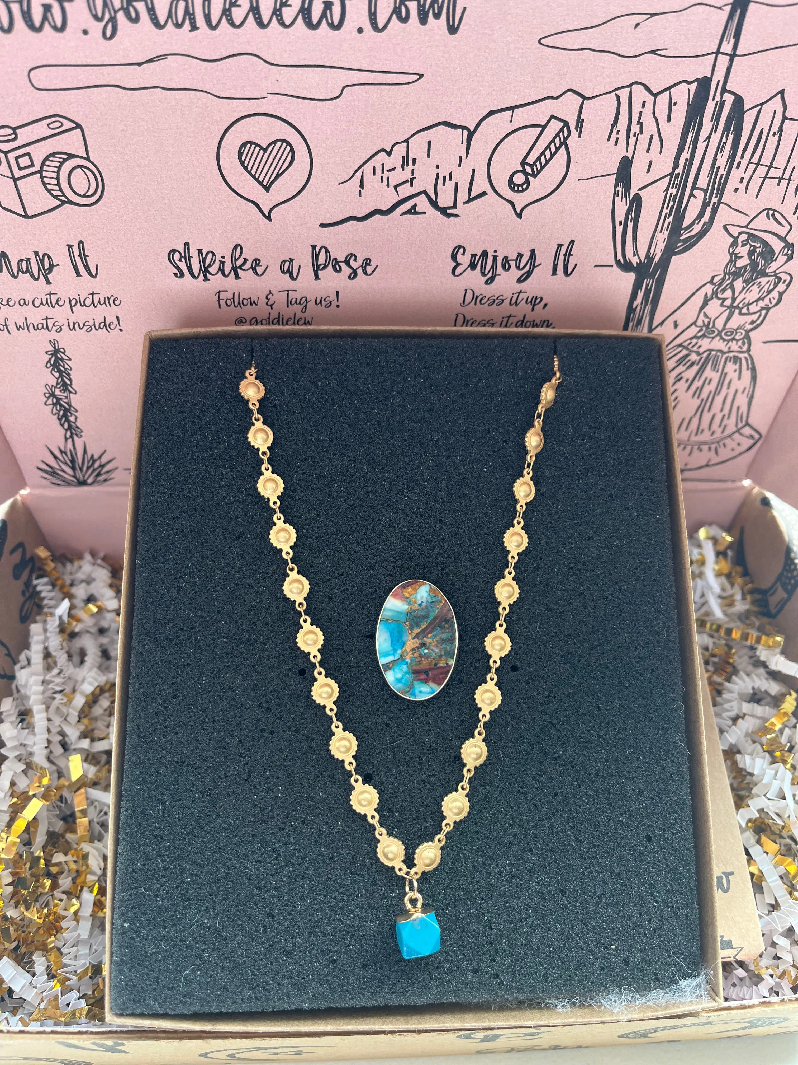 August 2022 Poppy Box sold by Goldie Lew product image thumbnail 2