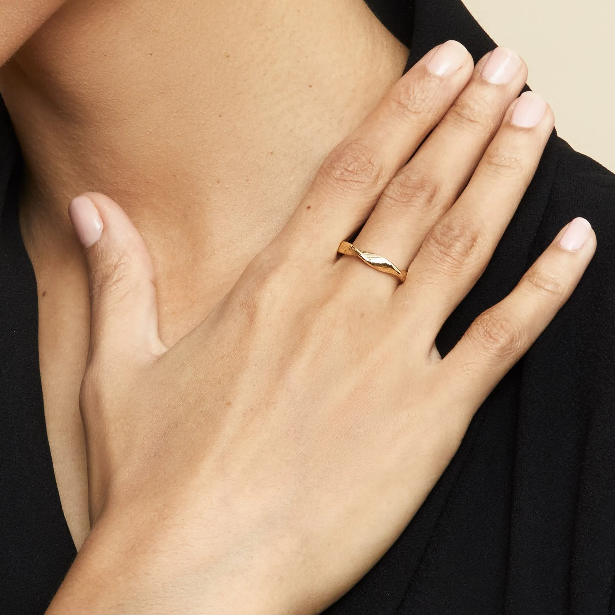 Easy Twist Ring sold by Oradina product image thumbnail 2