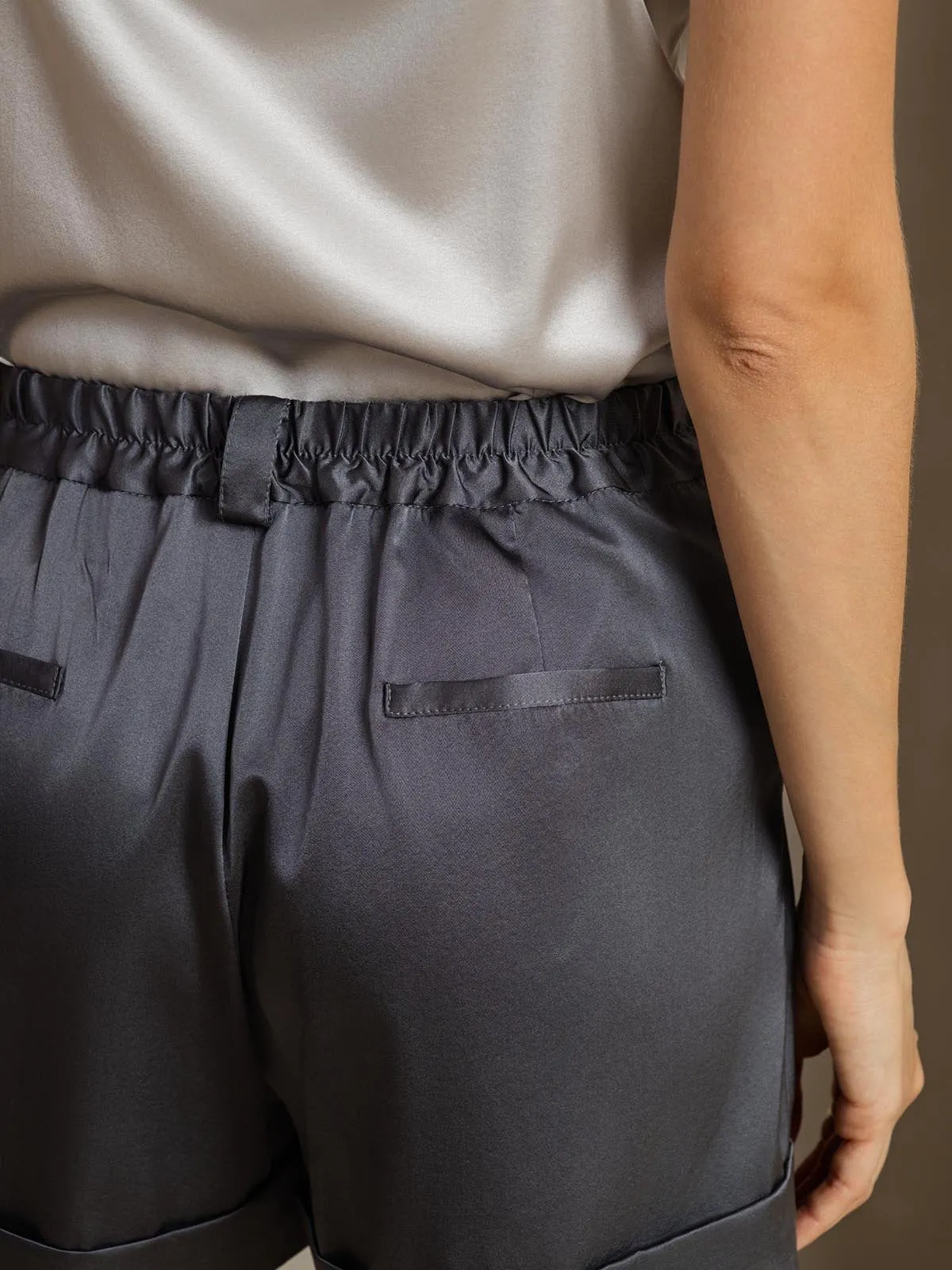 19Momme Silk Women's Cuffed Shorts With Side Pockets Design sold by SilkSilky product image thumbnail 5