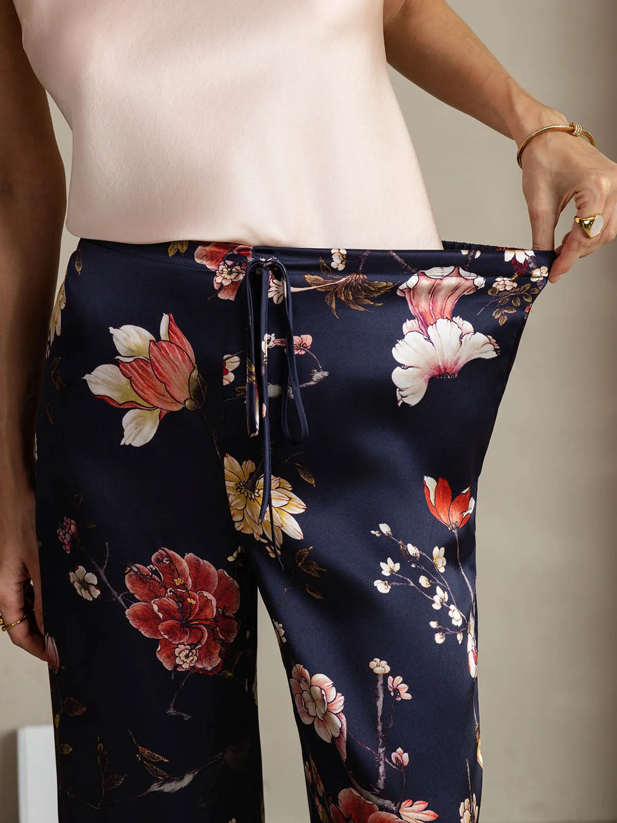 19Momme Silk Navy Floral Print Wide Leg Women's Pants With Side Pockets Design sold by SilkSilky product image thumbnail 4
