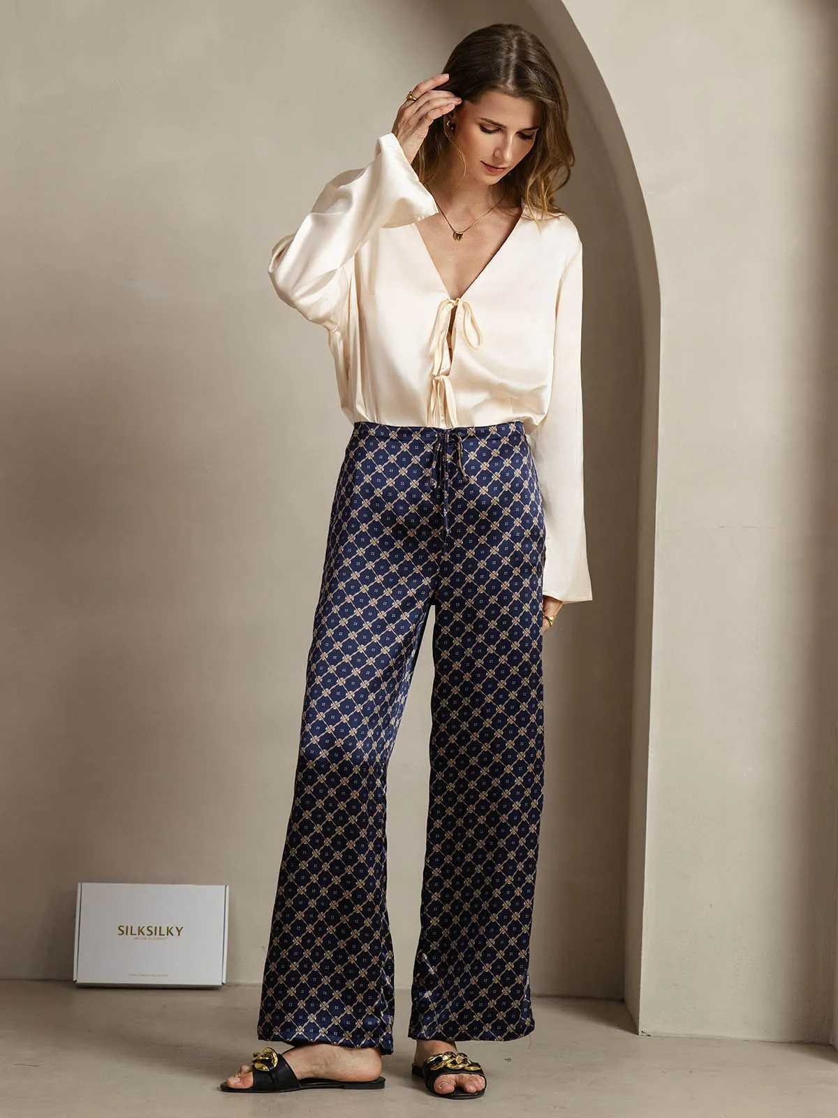 19Momme Silk Navy Chain Print Wide Leg Women's Pants With Side Pockets Design sold by SilkSilky product image thumbnail 3