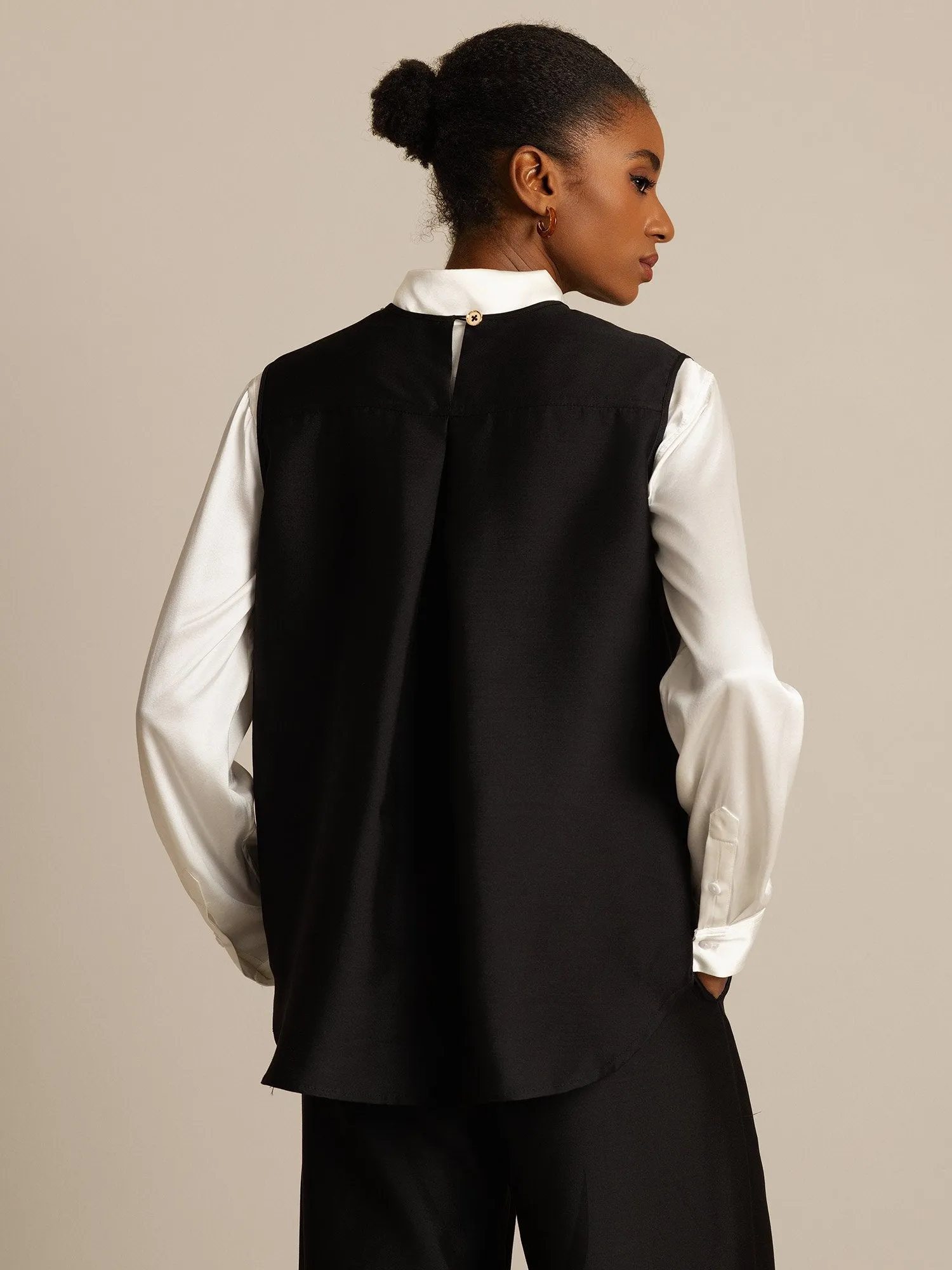 32Momme Silk-Wool Blend Women's Vest with Button Pocket Design sold by SilkSilky product image thumbnail 2