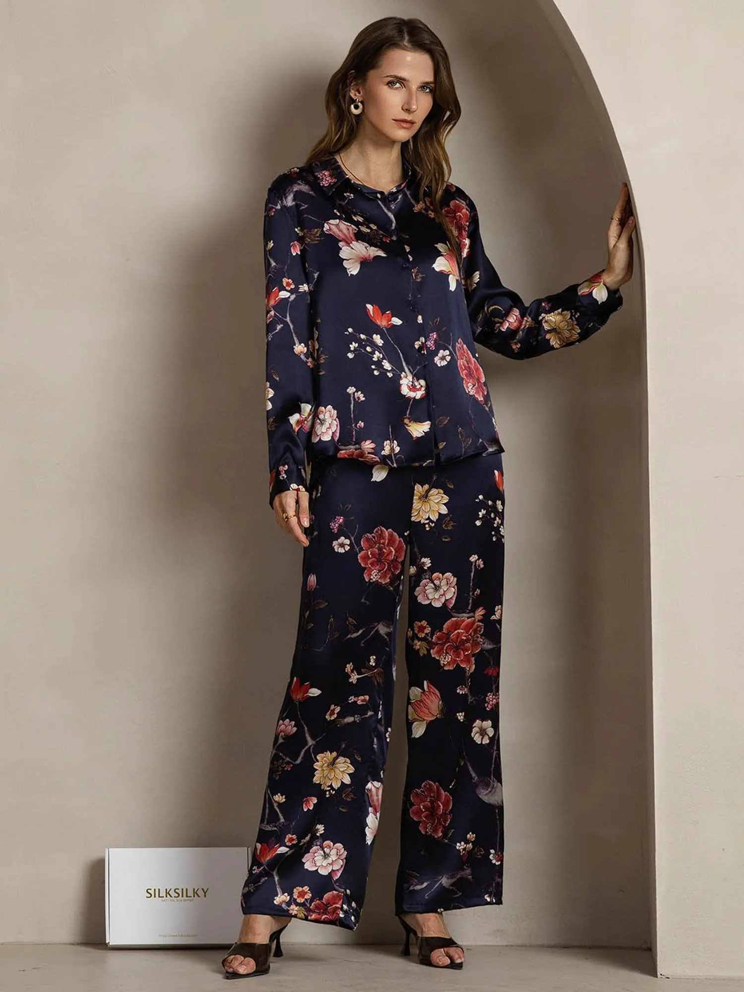 19Momme Women's Silk Navy Floral Print Button-Up Shirt & Wide-Leg Pants Set sold by SilkSilky product image thumbnail 3