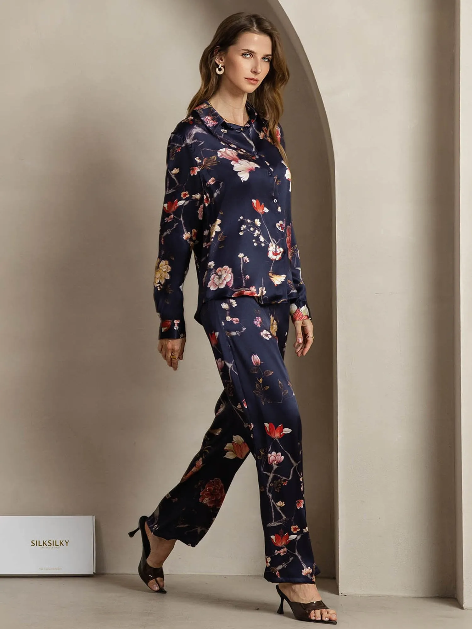 19Momme Women's Silk Navy Floral Print Button-Up Shirt & Wide-Leg Pants Set sold by SilkSilky product image thumbnail 5