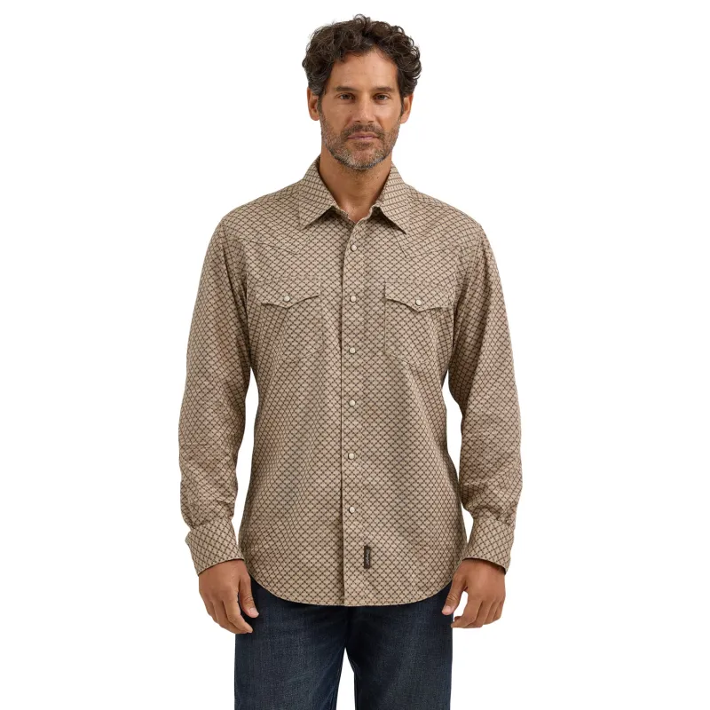 Wrangler Men's Premium Retro Long Sleeve Western Shirt made by Wrangler