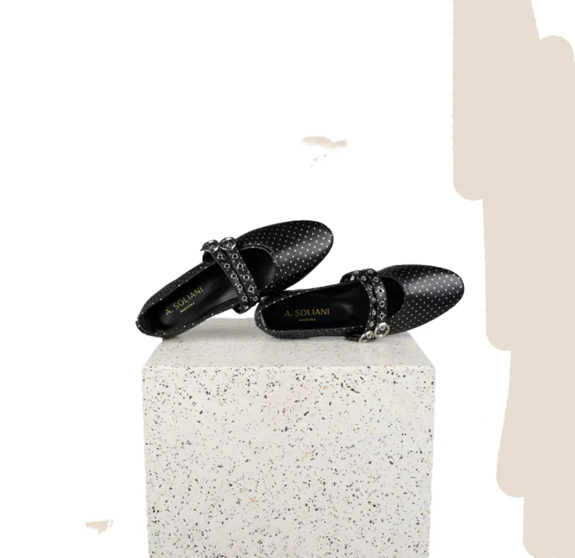 Como 2 Buckle -Dotted Silver sold by A.Soliani