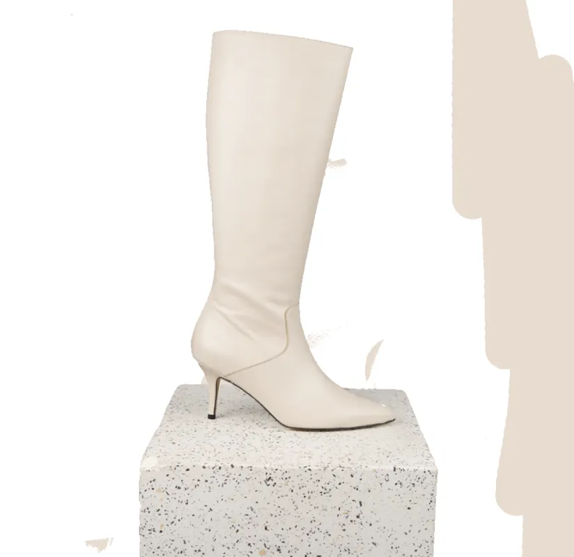 Alassio - Latte Leather sold by A.Soliani