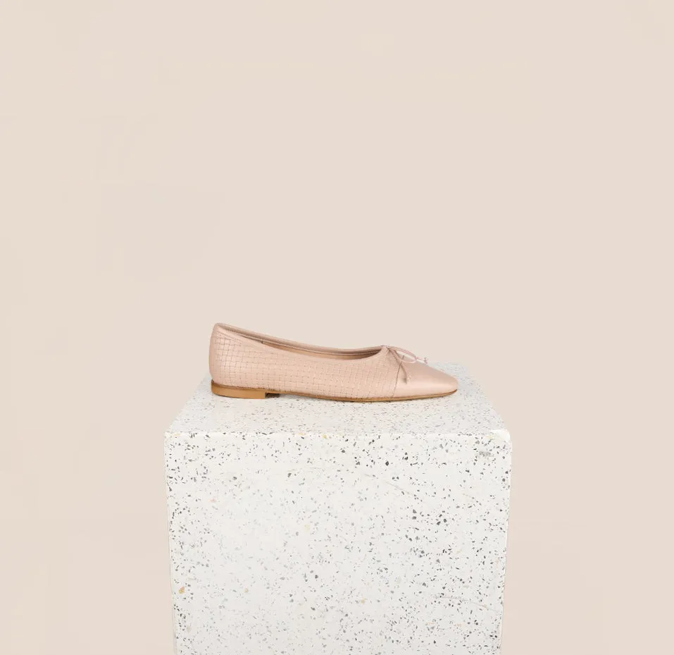 Como - Cassette/Petal sold by A.Soliani product image thumbnail 2