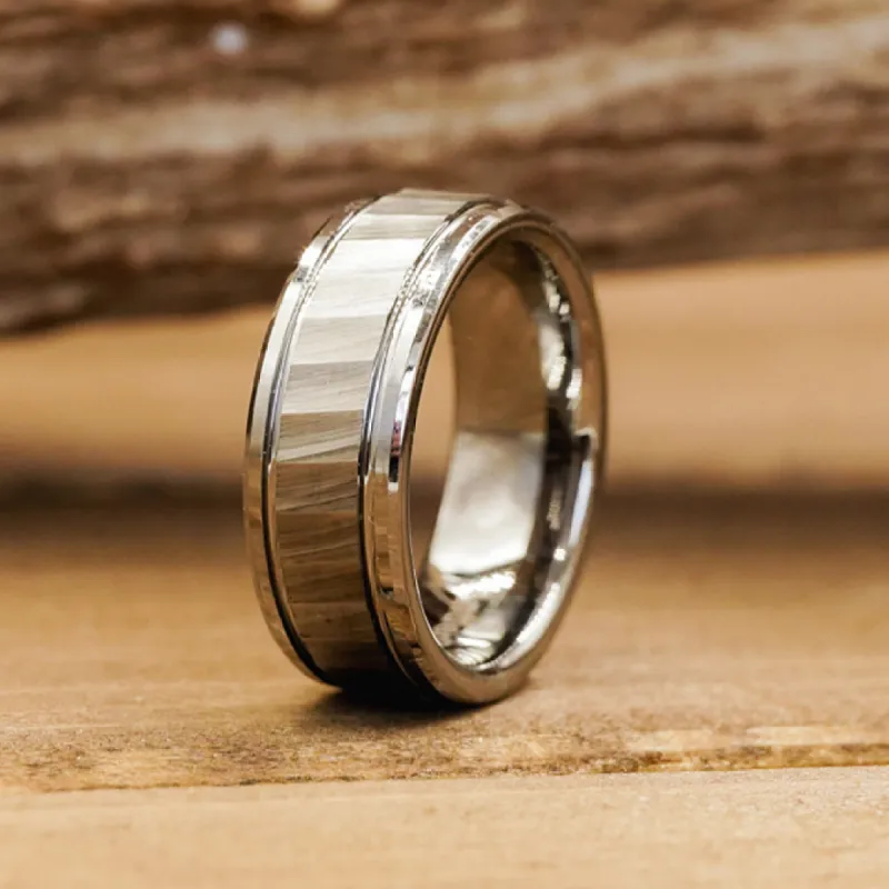 The Silverton sold by Antler Rings