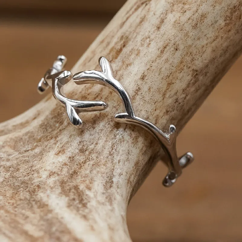 The Helena sold by Antler Rings