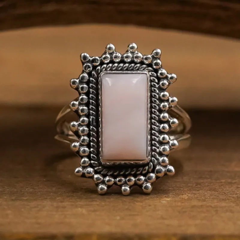 The Dolly sold by Antler Rings