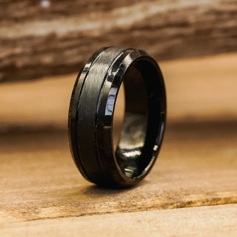 The Bandera sold by Antler Rings