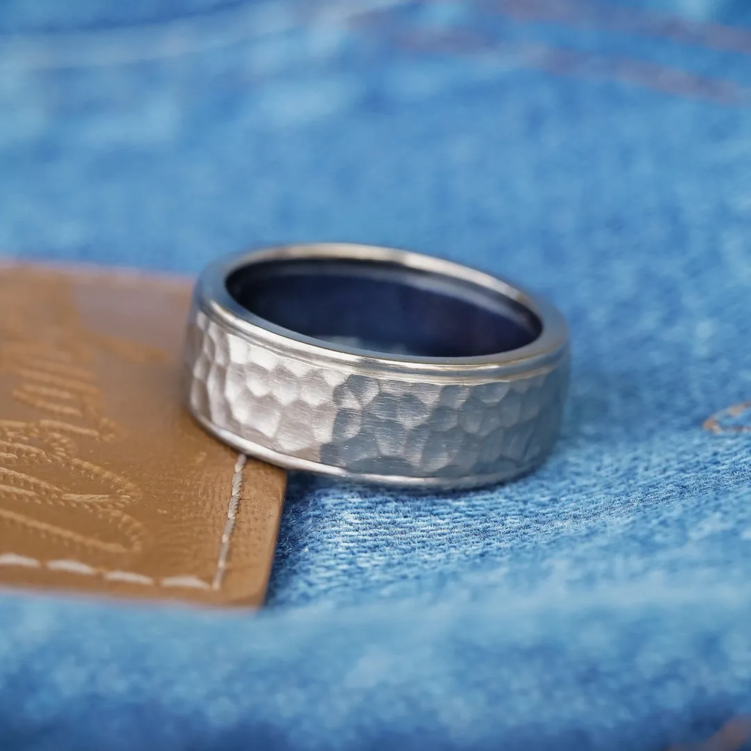 The Larry sold by Antler Rings