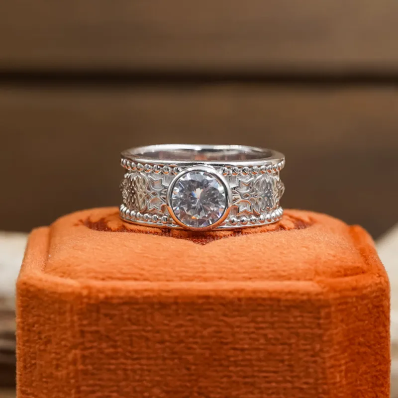 The Christoval sold by Antler Rings