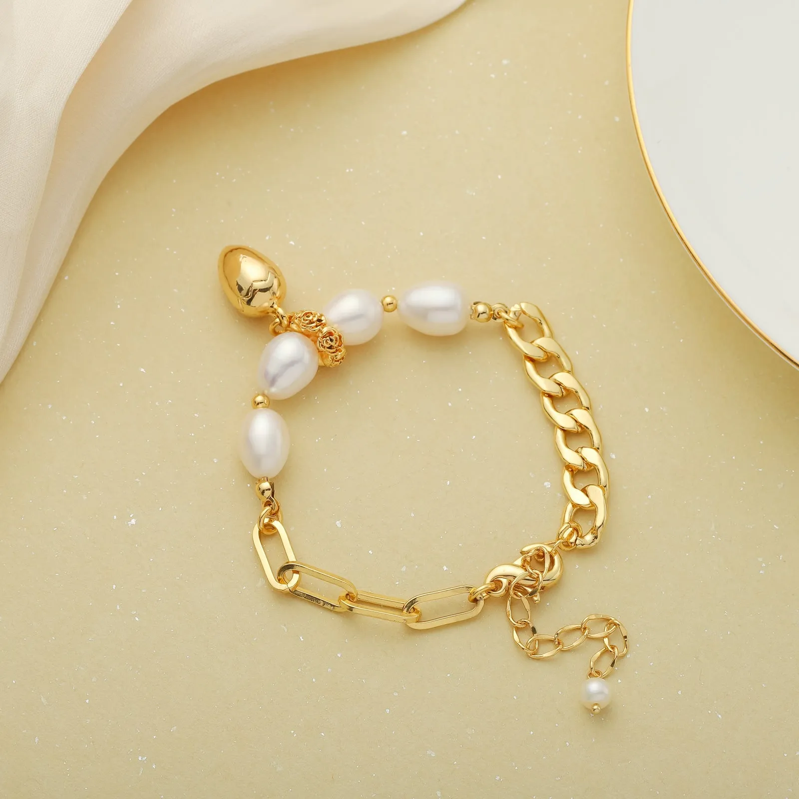 Pearl Chain Bracelet sold by Selenichast product image thumbnail 2
