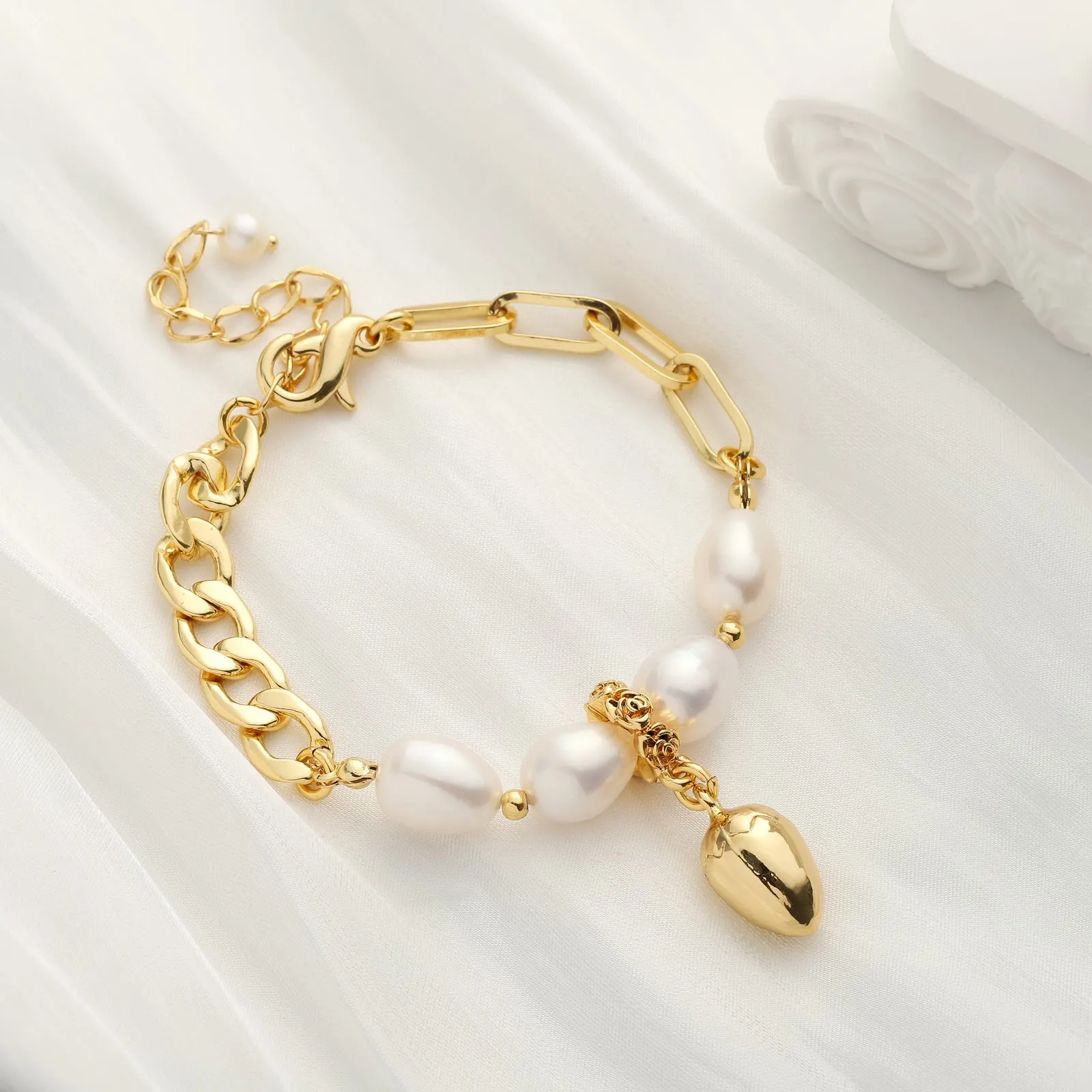 Pearl Chain Bracelet sold by Selenichast product image thumbnail 3
