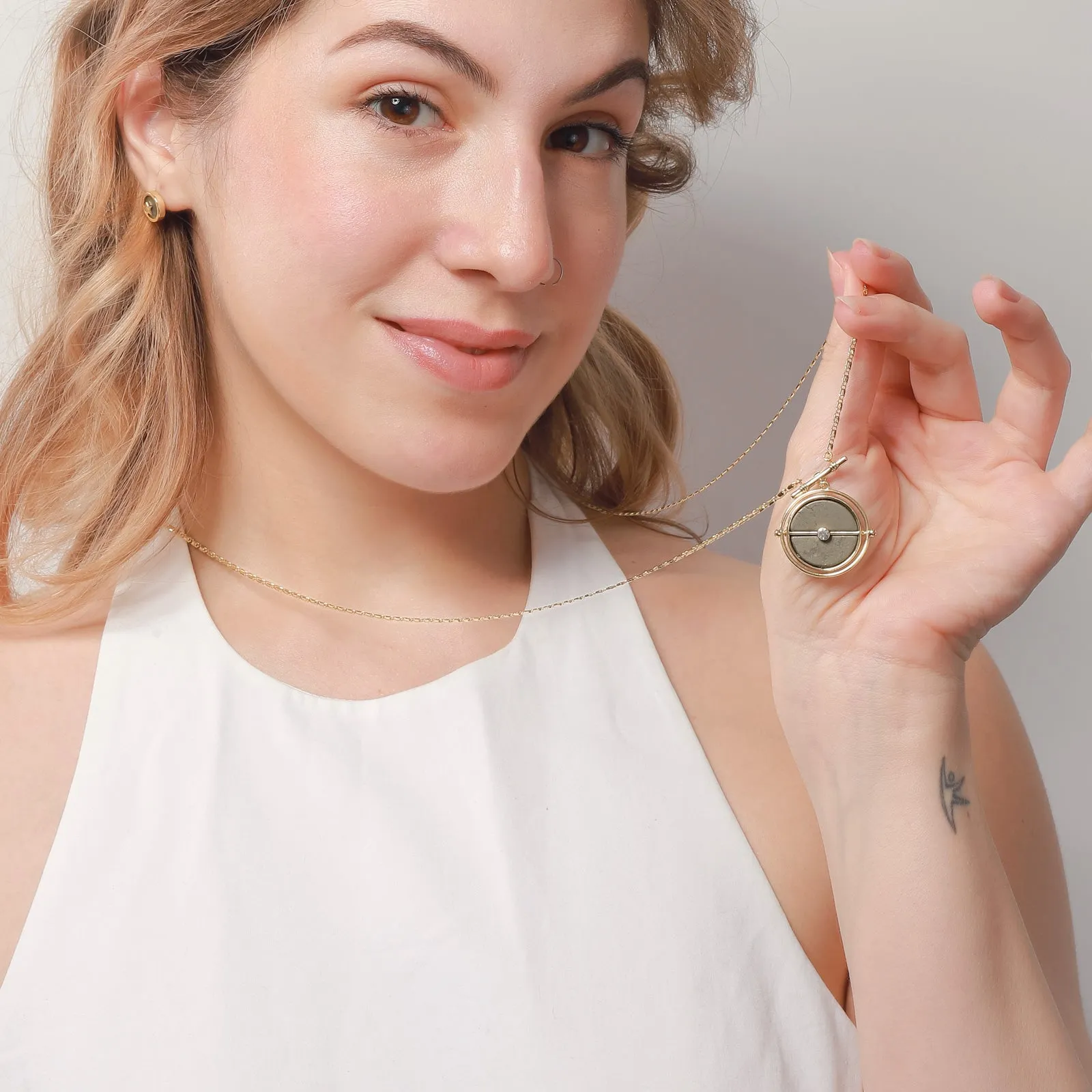 Venus Necklace sold by Selenichast product image thumbnail 3