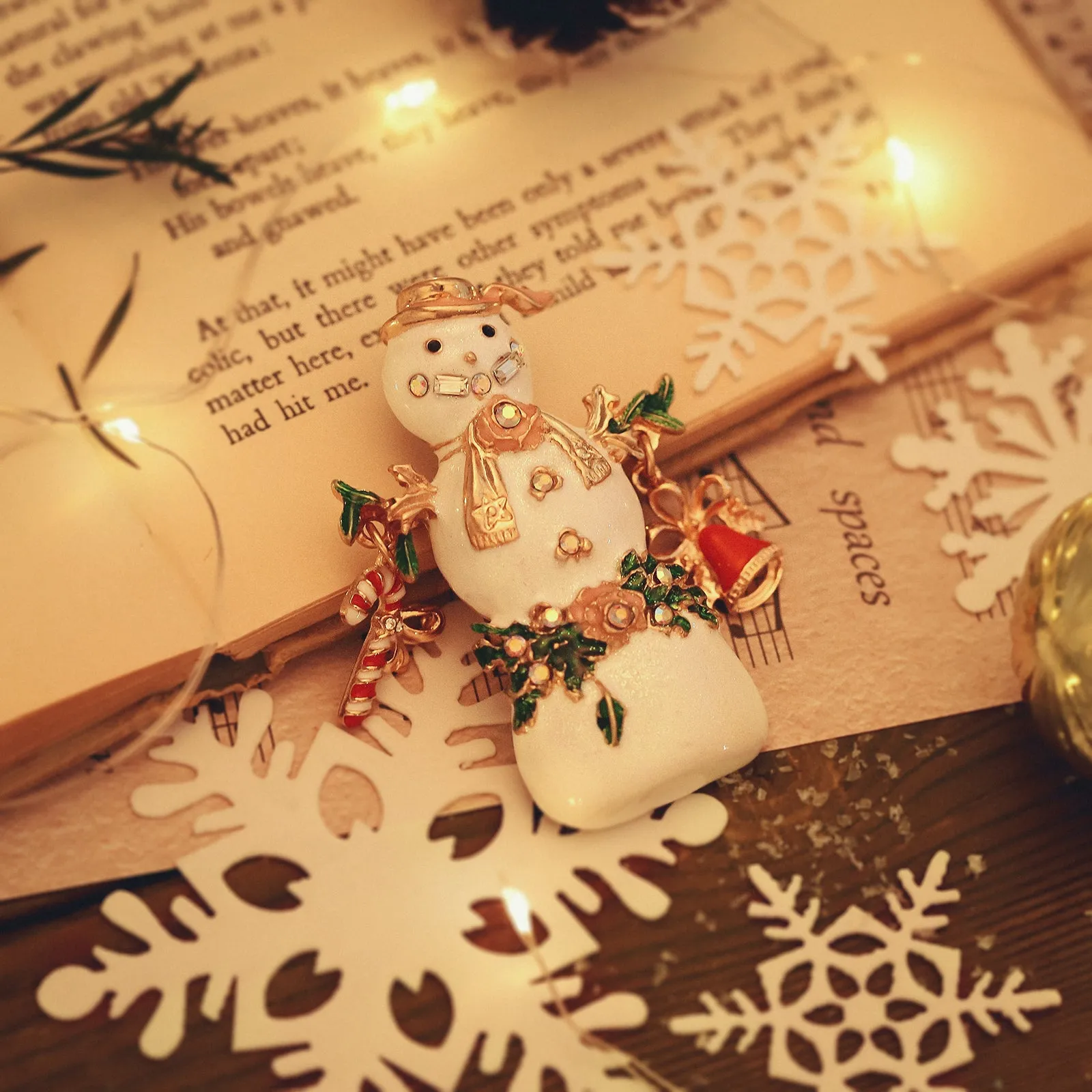 Christmas Snowman Brooch sold by Selenichast product image thumbnail 2