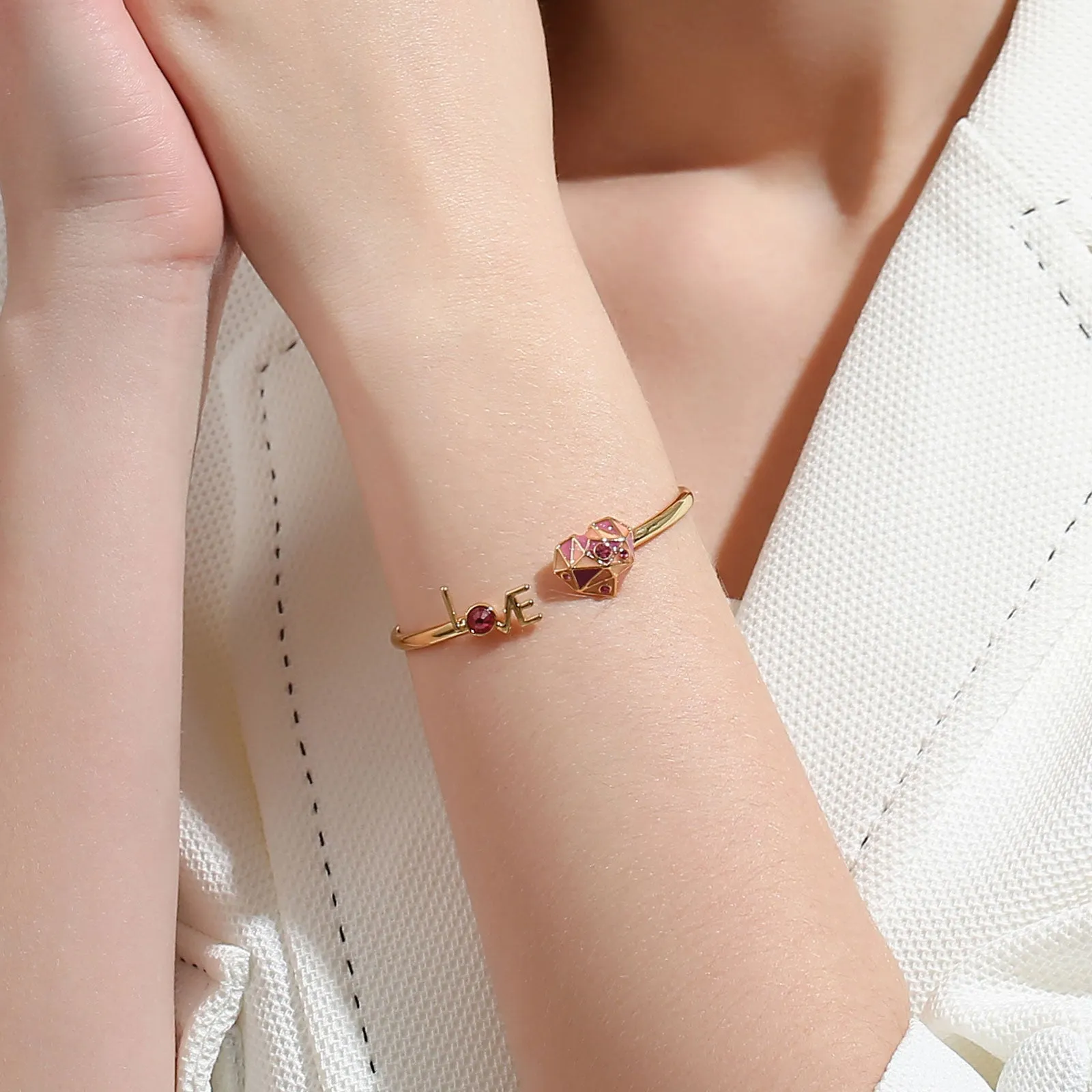 Diamond Heart Bracelet sold by Selenichast product image thumbnail 4