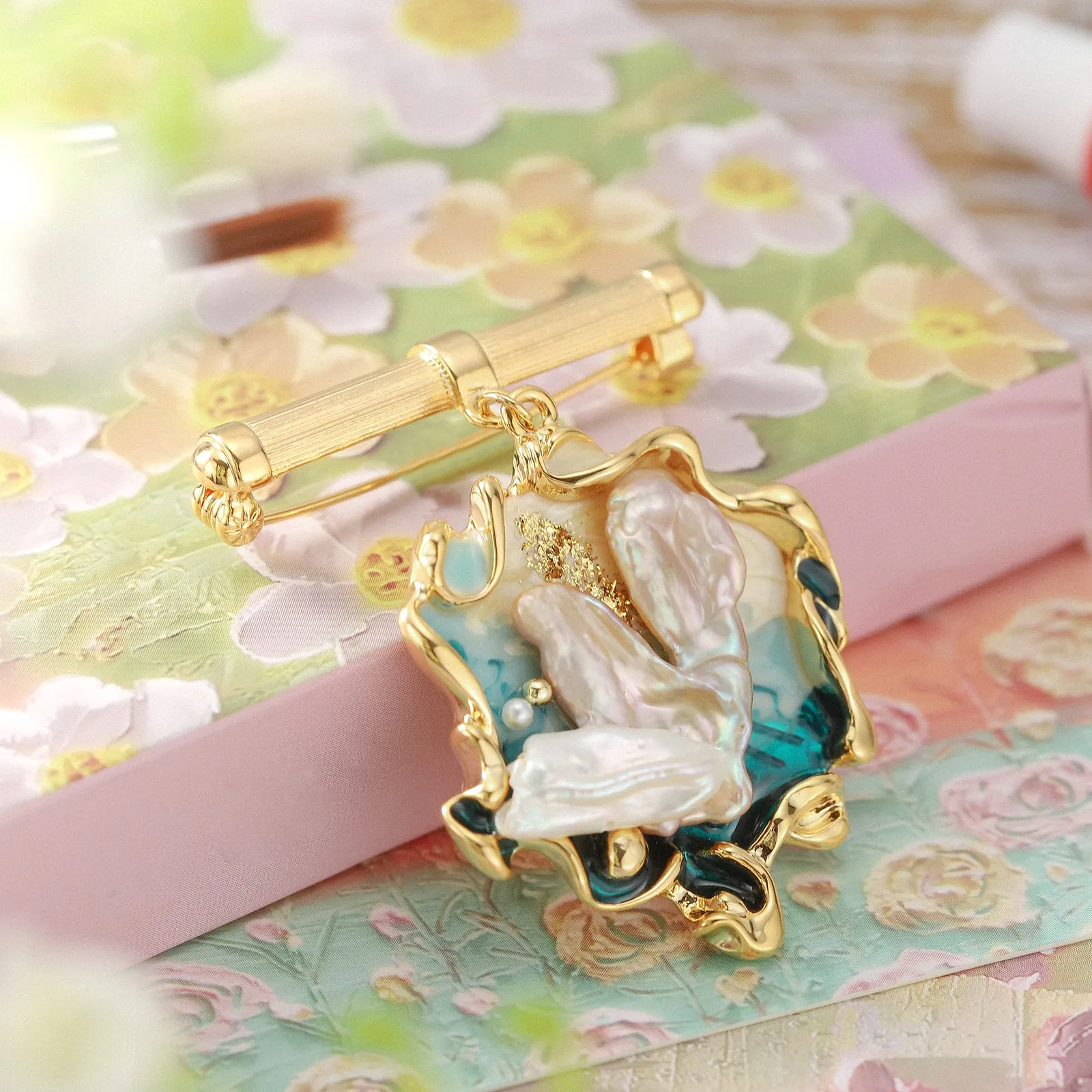 Cultured Freshwater Pearl Oil Painting Brooch sold by Selenichast product image thumbnail 3