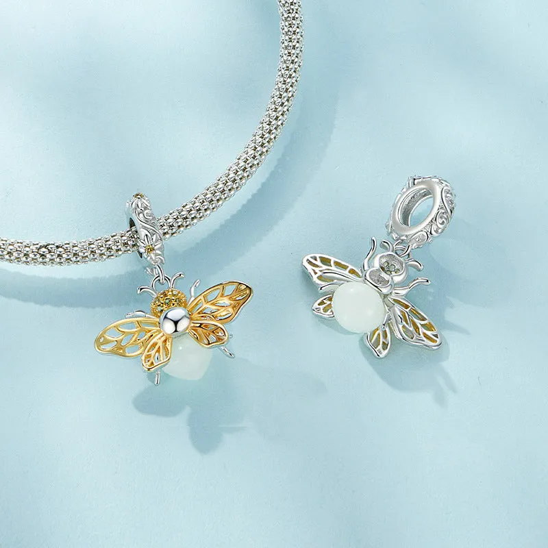 Luminous Bee Necklace sold by Selenichast product image thumbnail 2