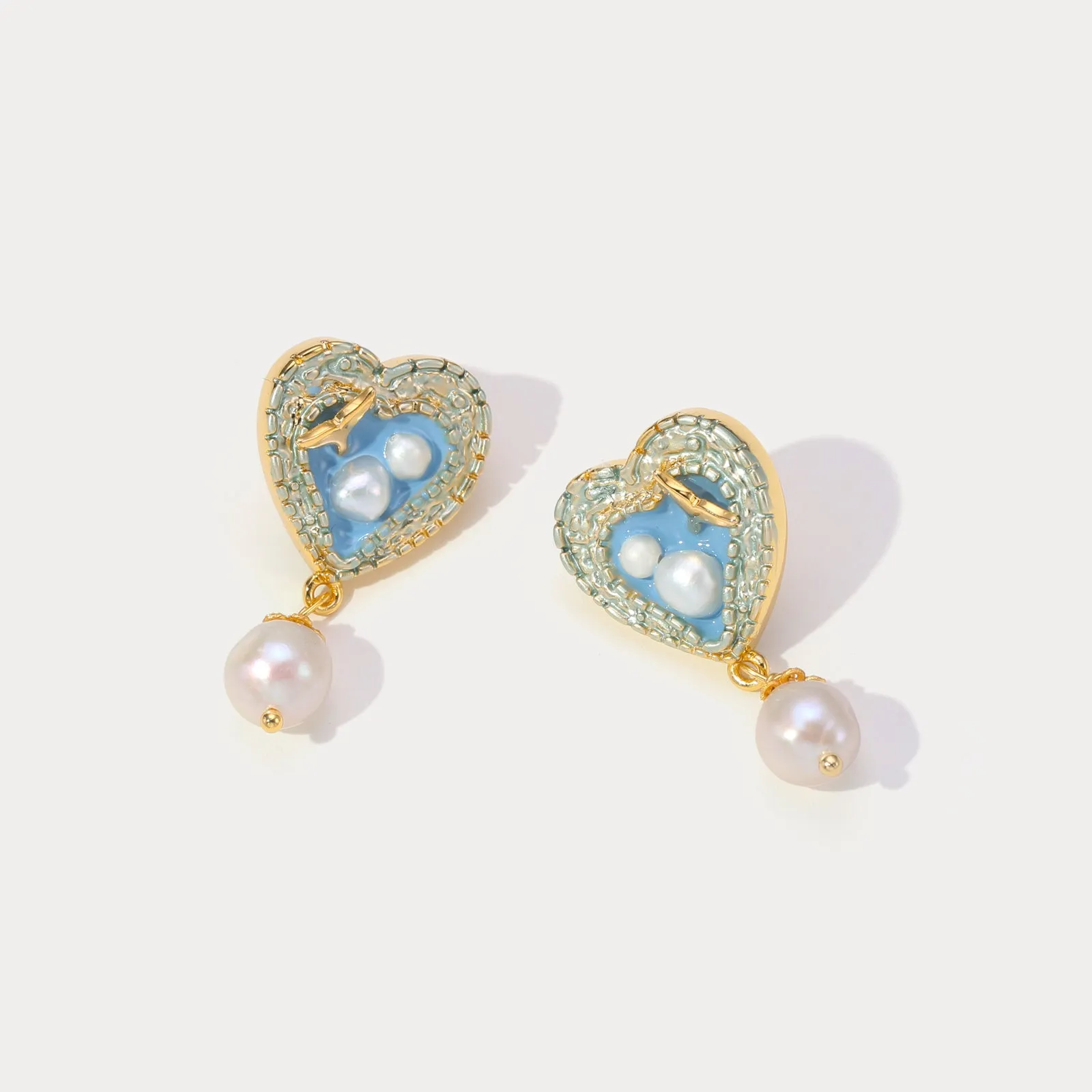 Mermaid Tail Heart Earrings with Pearl sold by Selenichast product image thumbnail 4