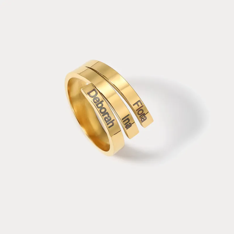 Multi-name Ring sold by Selenichast