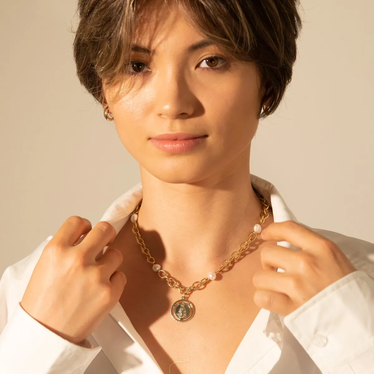 Pearl Coin Chain Necklace sold by Selenichast product image thumbnail 4