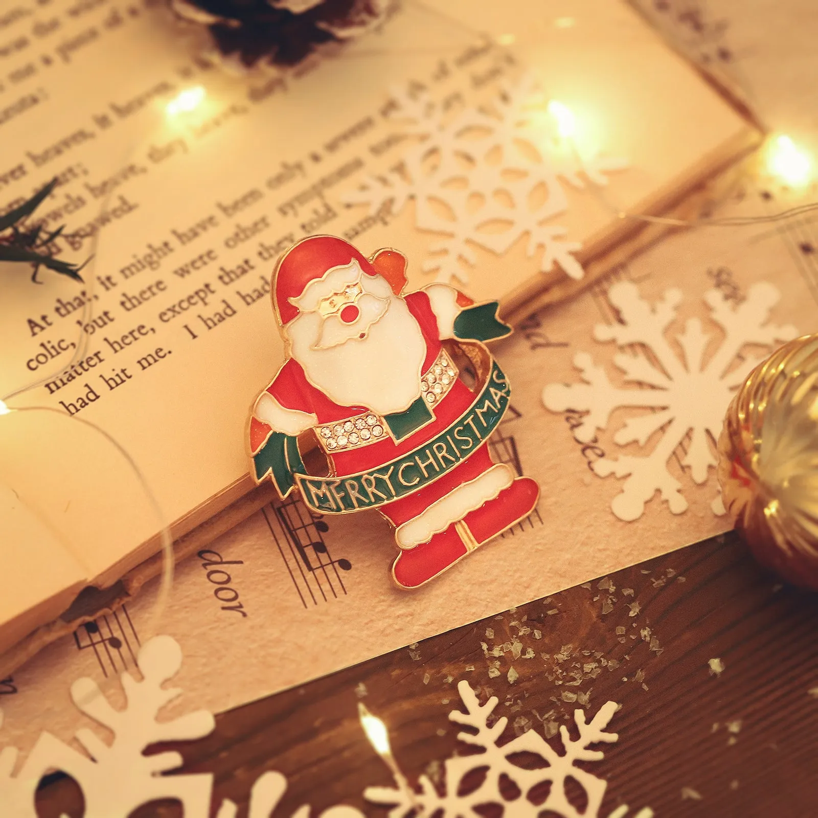 Santa Claus Brooch sold by Selenichast product image thumbnail 3