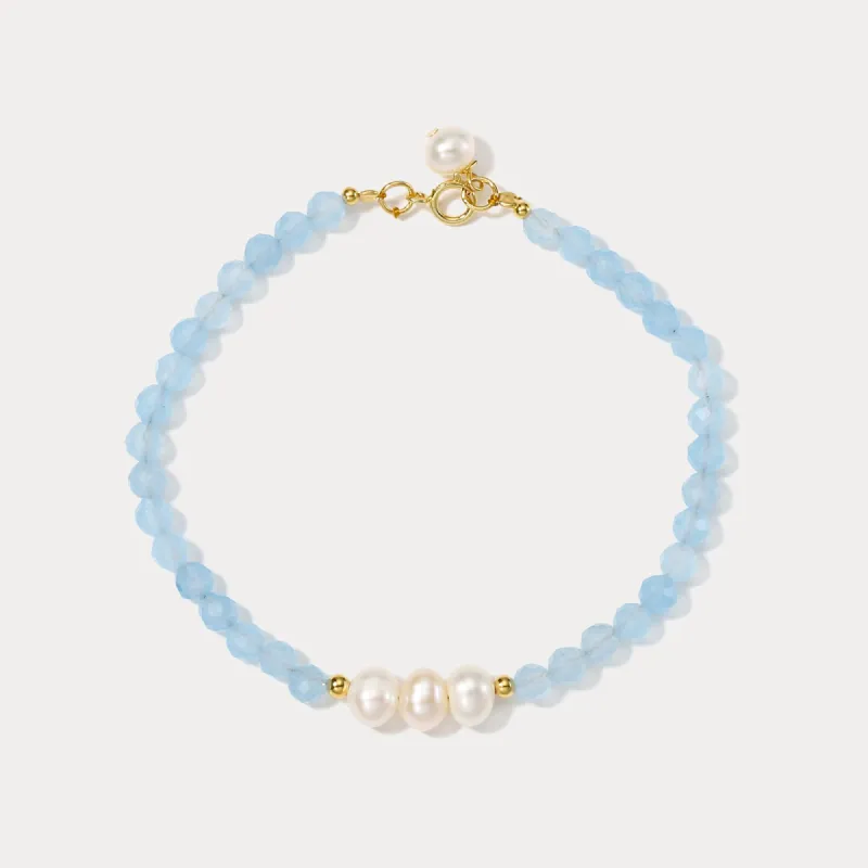 Blue Pearl Bracelet sold by Selenichast
