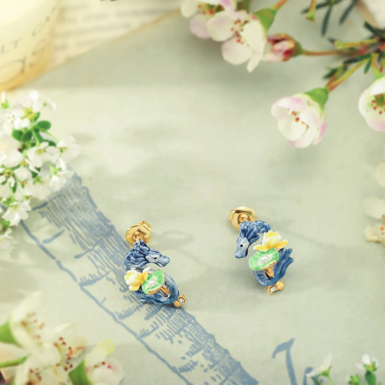 Dragon Lotus Gift Set sold by Selenichast product image thumbnail 4