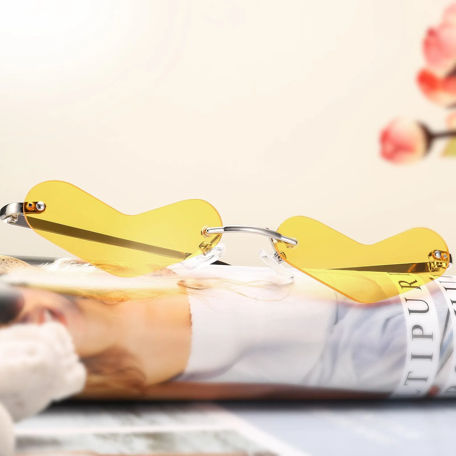 Heart Sunglasses sold by Selenichast product image thumbnail 5