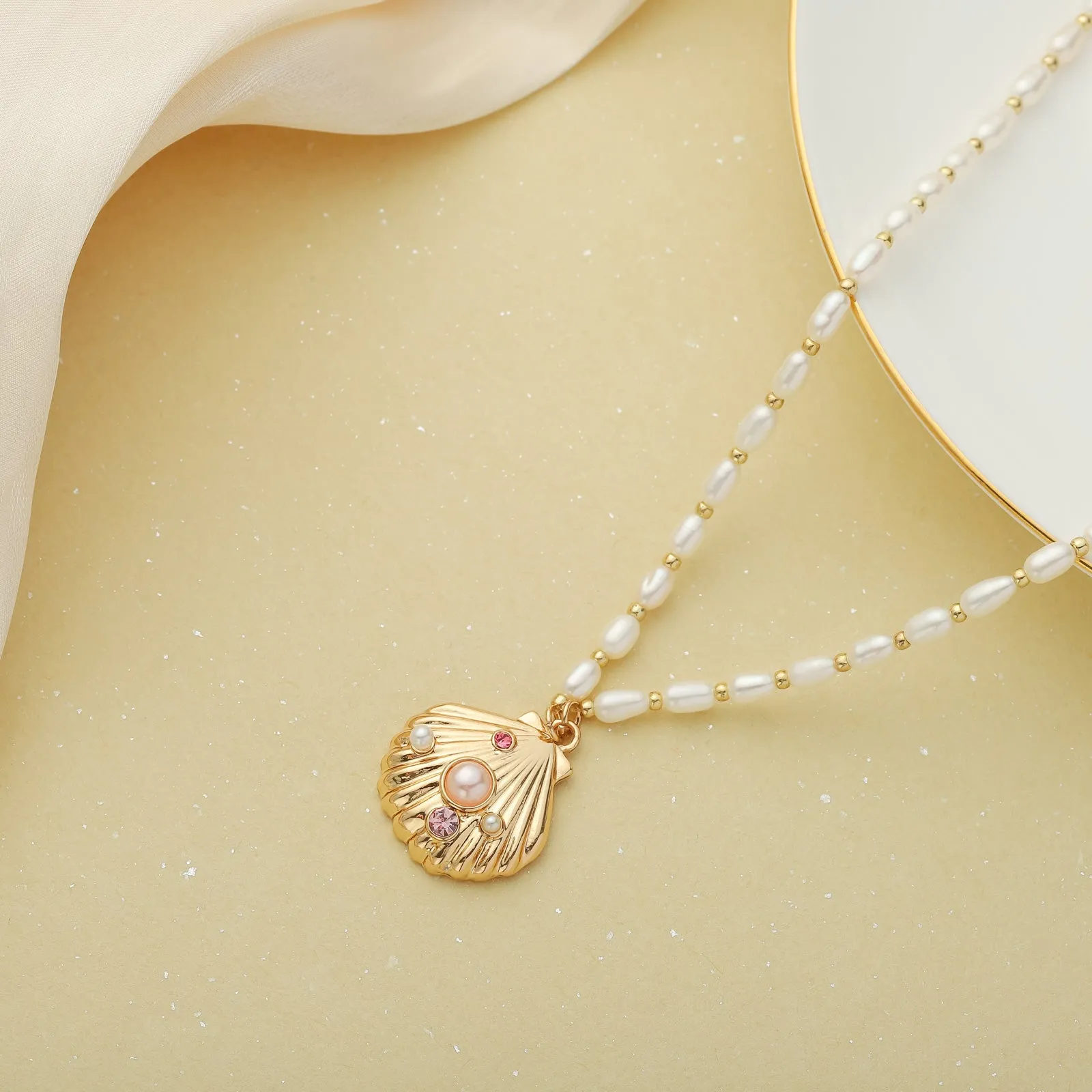 Shell Pearl Necklace sold by Selenichast product image thumbnail 3