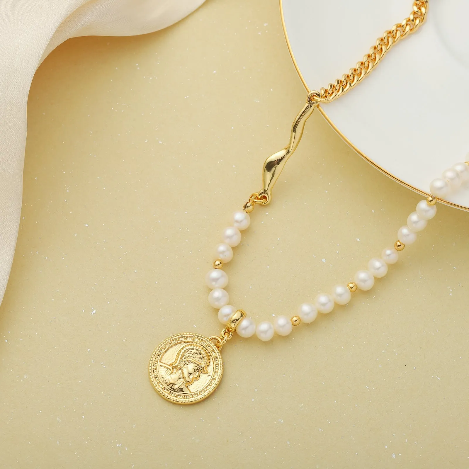 Portrait Pearl Chain Necklace sold by Selenichast product image thumbnail 2