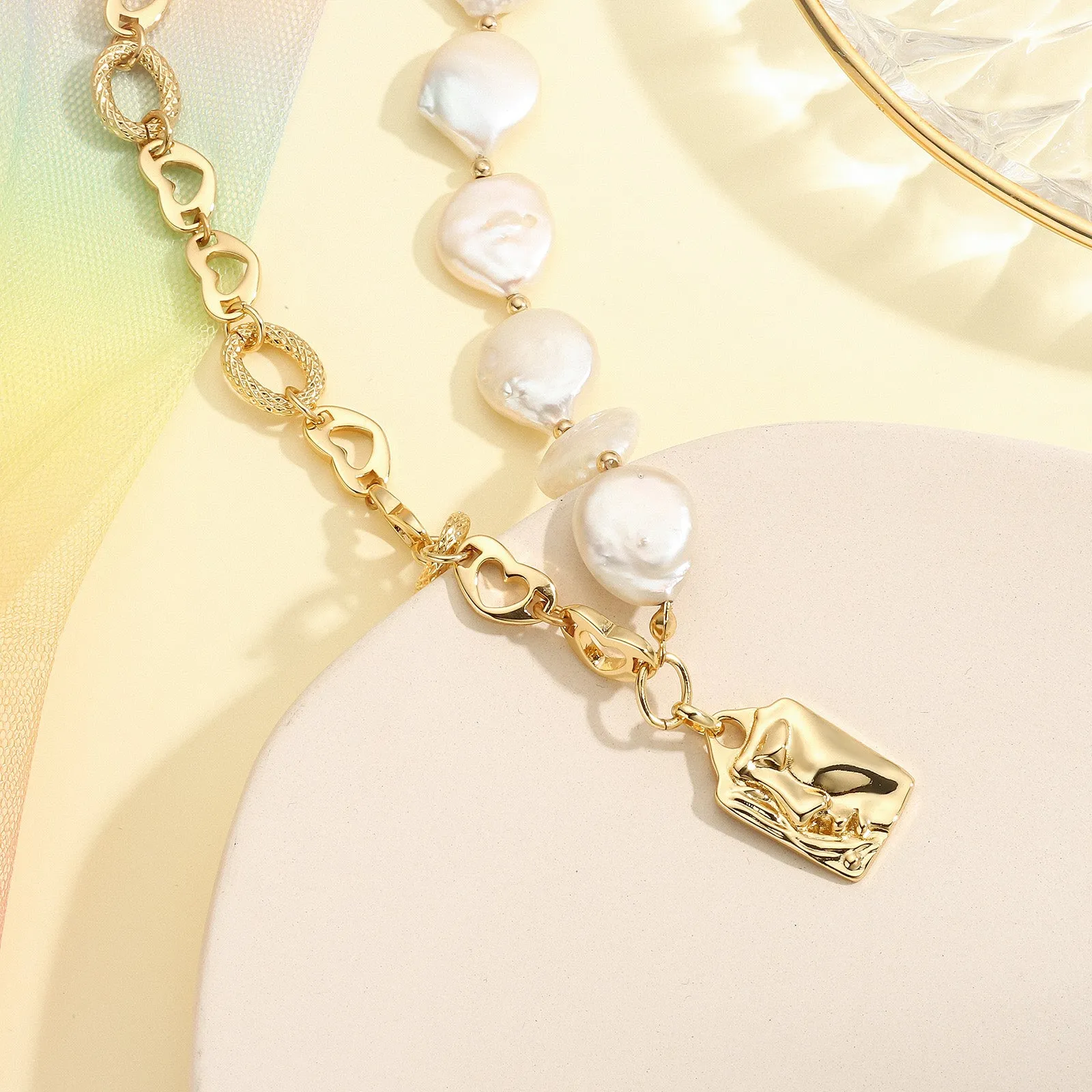 Portrait Hollow Pearl Necklace sold by Selenichast product image thumbnail 4