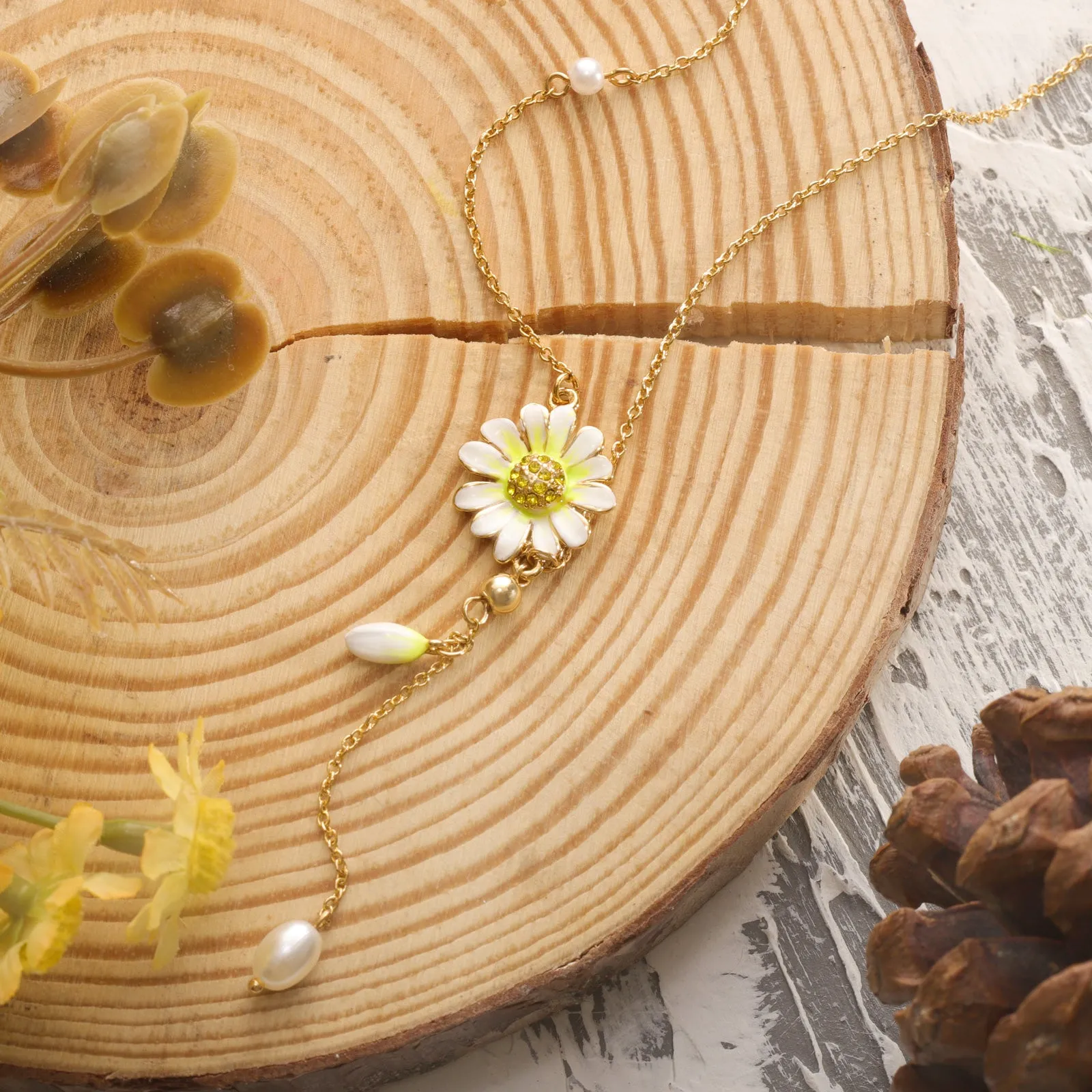 Daisy Flower Necklace sold by Selenichast product image thumbnail 3
