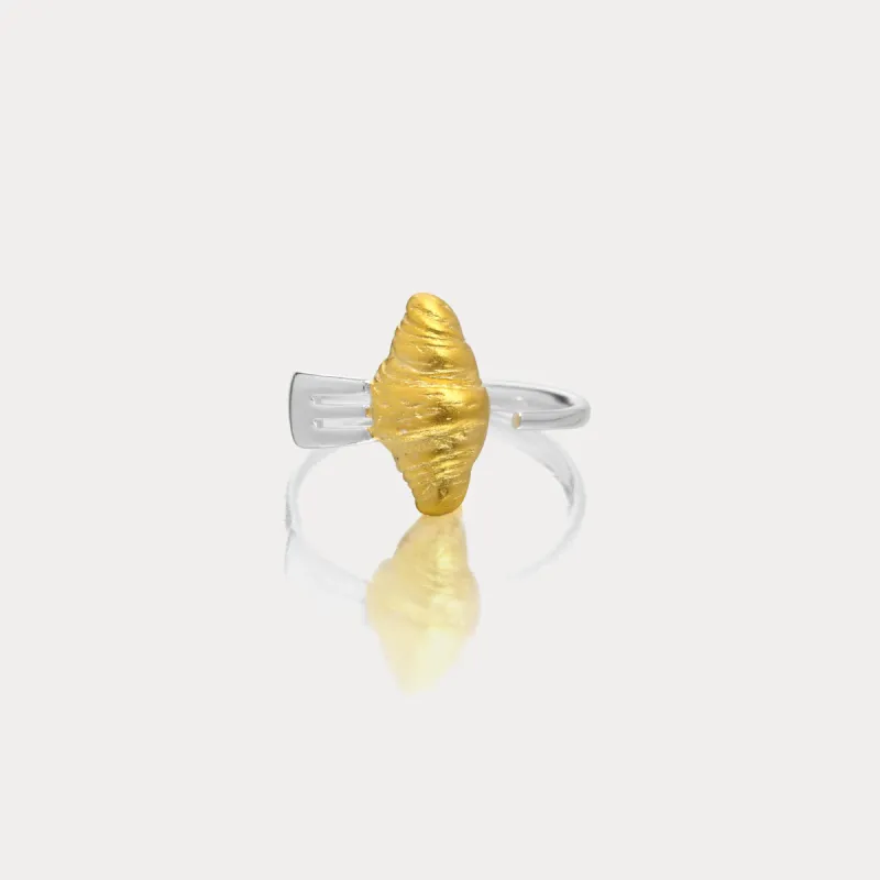 Croissant Ring made by Selenichast