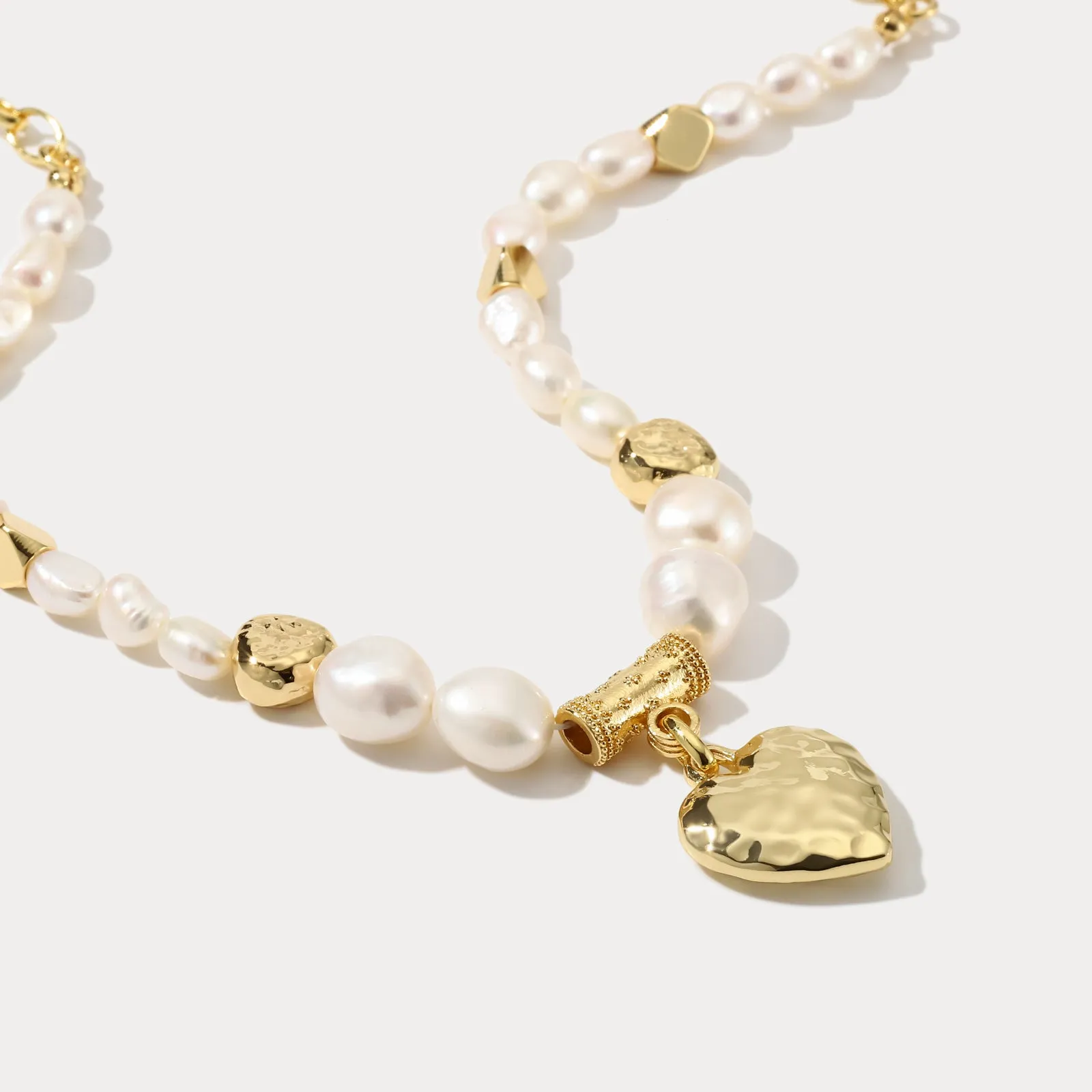 Heart Pearl Necklace sold by Selenichast product image thumbnail 3