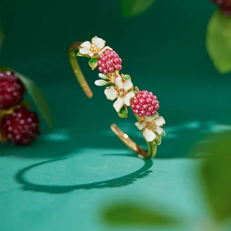 Raspberry Bangle sold by Selenichast